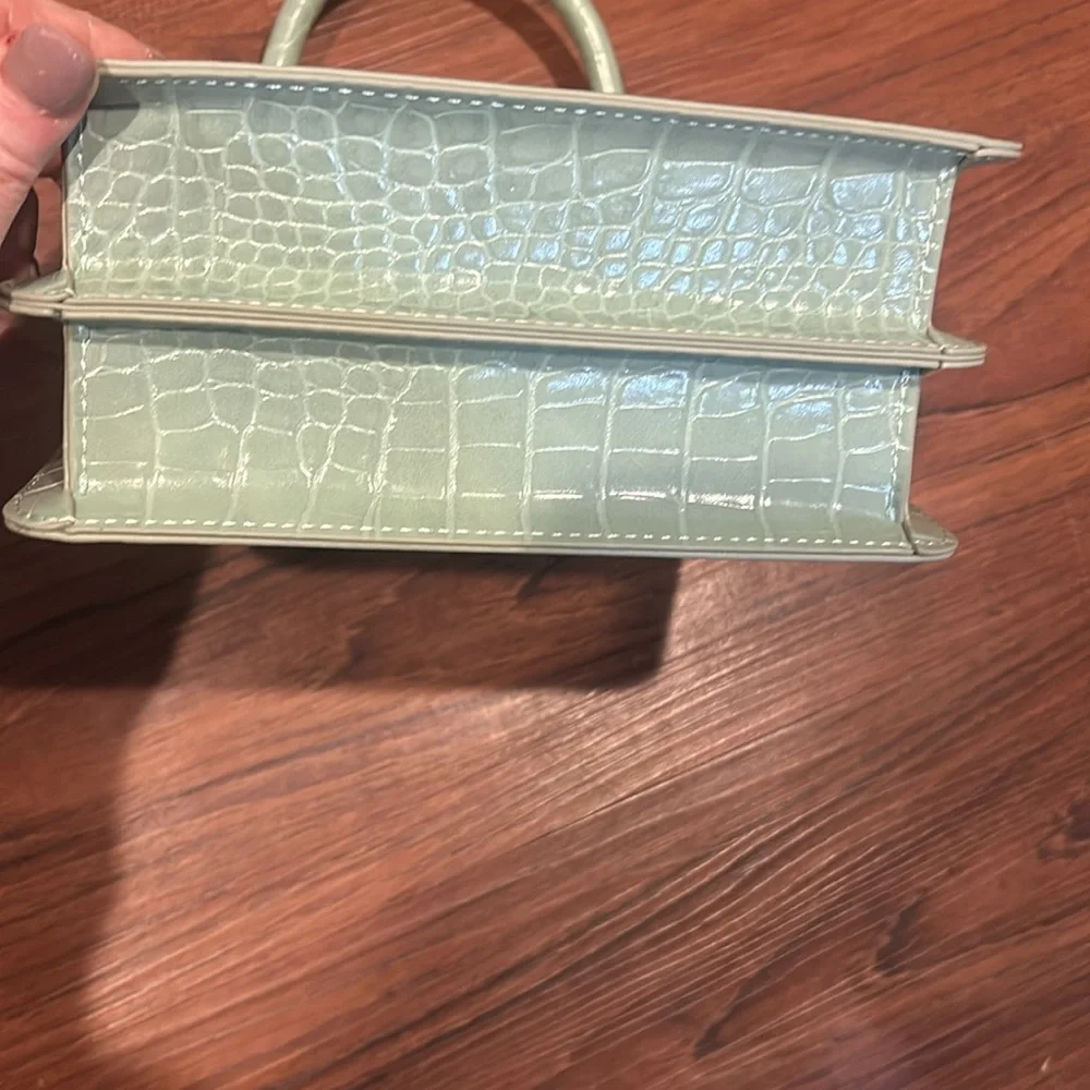 Jackie & Jill Crossbody Convertible Handbag. Purse Mint Green Faux Croc Dust Bag - Picture 4 of 4